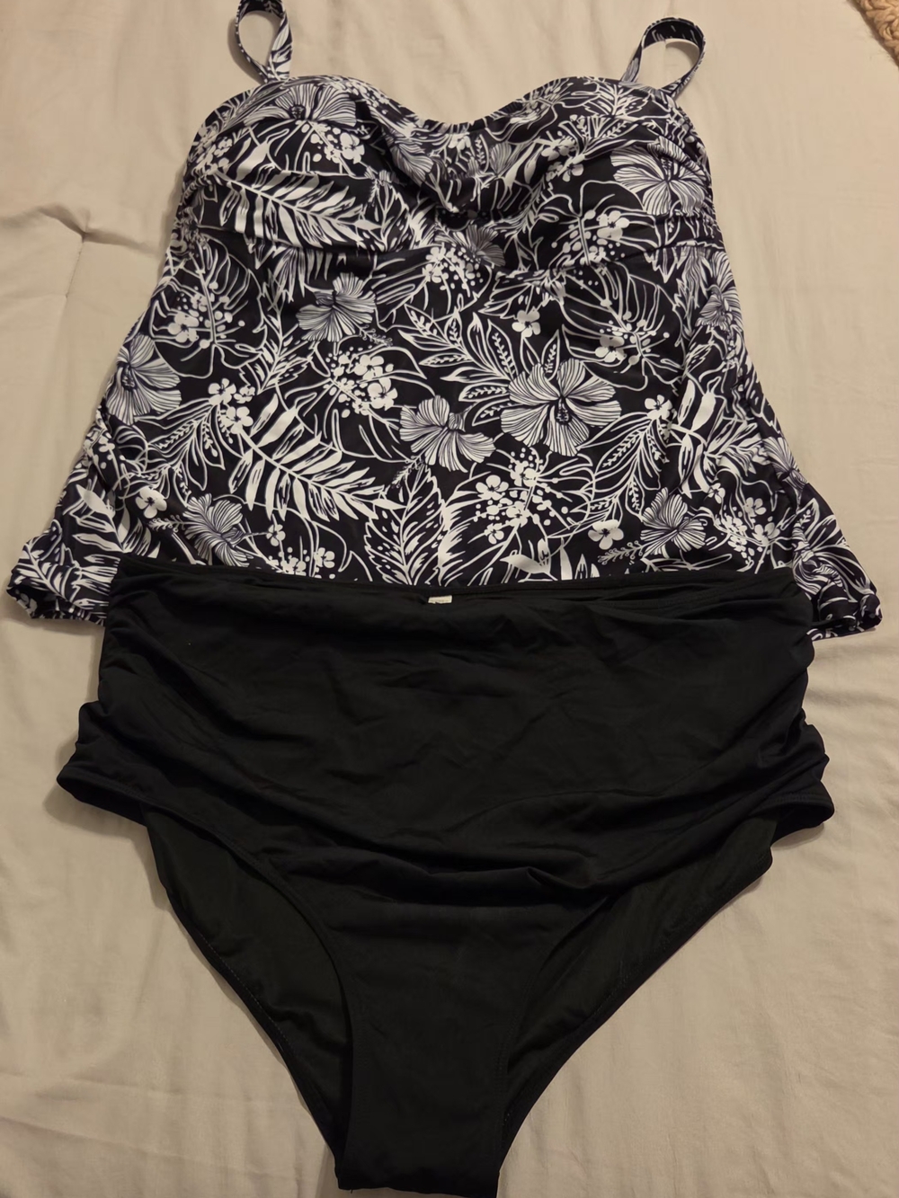 Black & White Floral Tankini Set - Women Swim